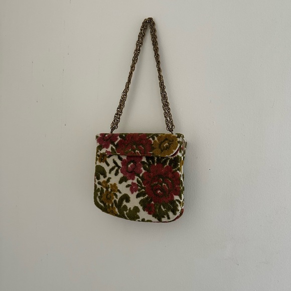 Vintage Floral Tapestry Purse with Brass Chain Strap - Picture 7 of 8